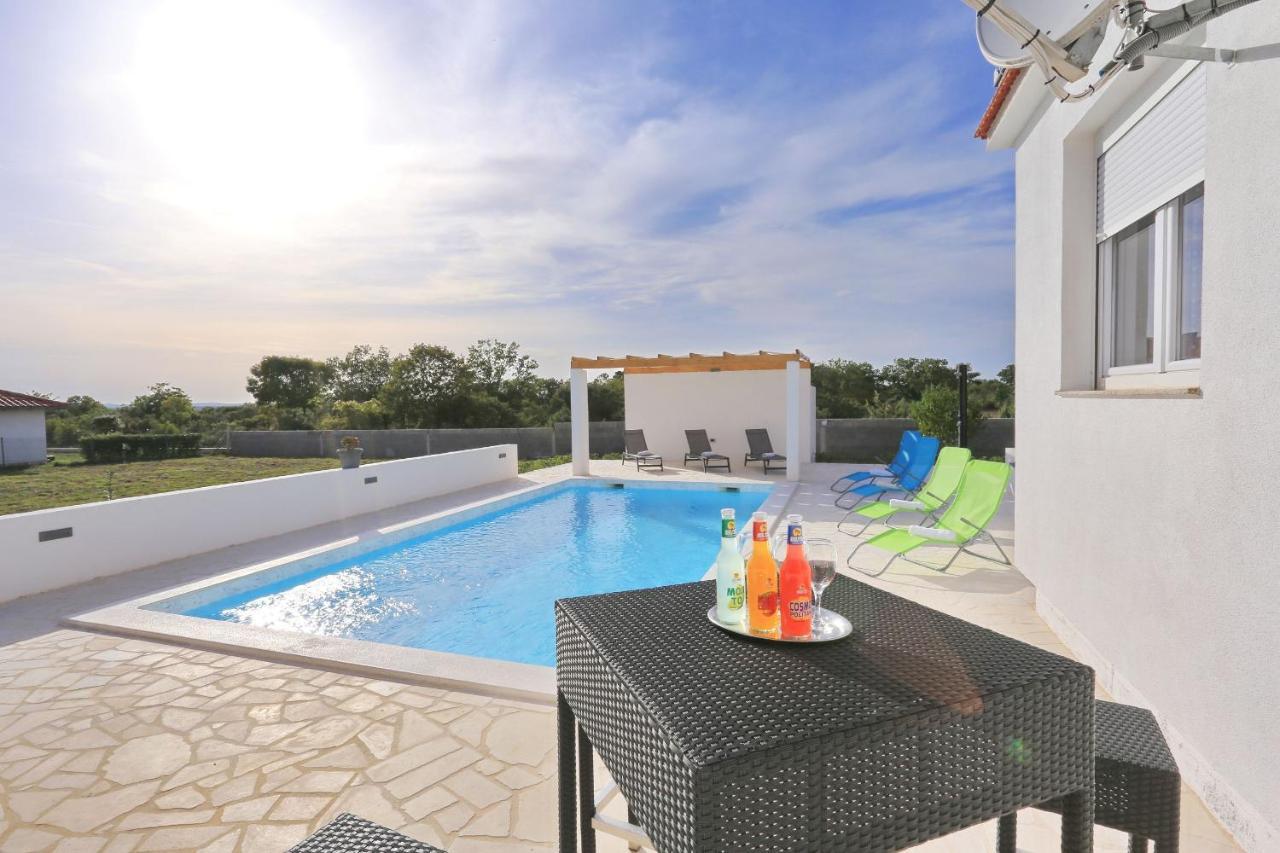 Holidayhouse Alirio With Heated Pool. Vrsi Exterior photo