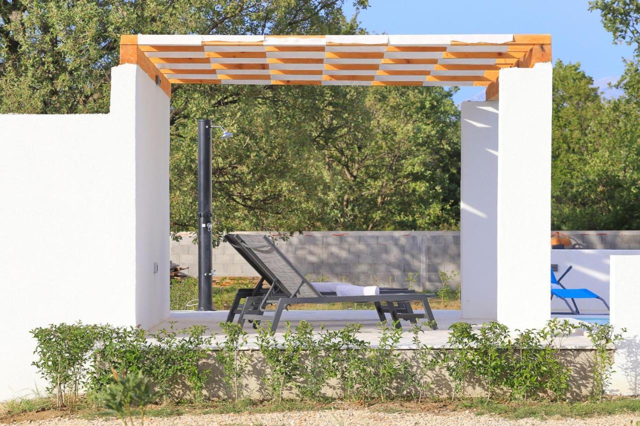 Holidayhouse Alirio With Heated Pool. Vrsi Exterior photo