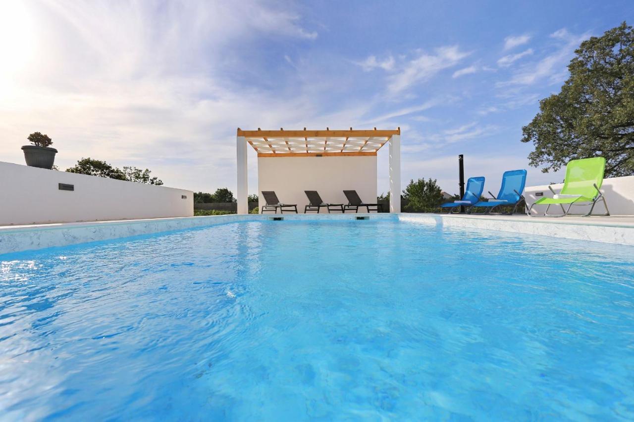 Holidayhouse Alirio With Heated Pool. Vrsi Exterior photo