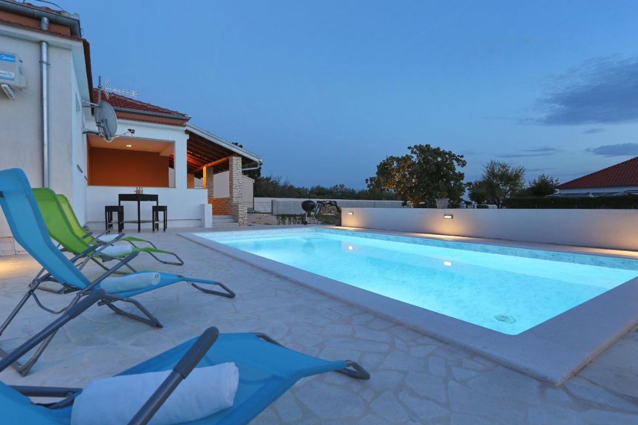 Holidayhouse Alirio With Heated Pool. Vrsi Exterior photo
