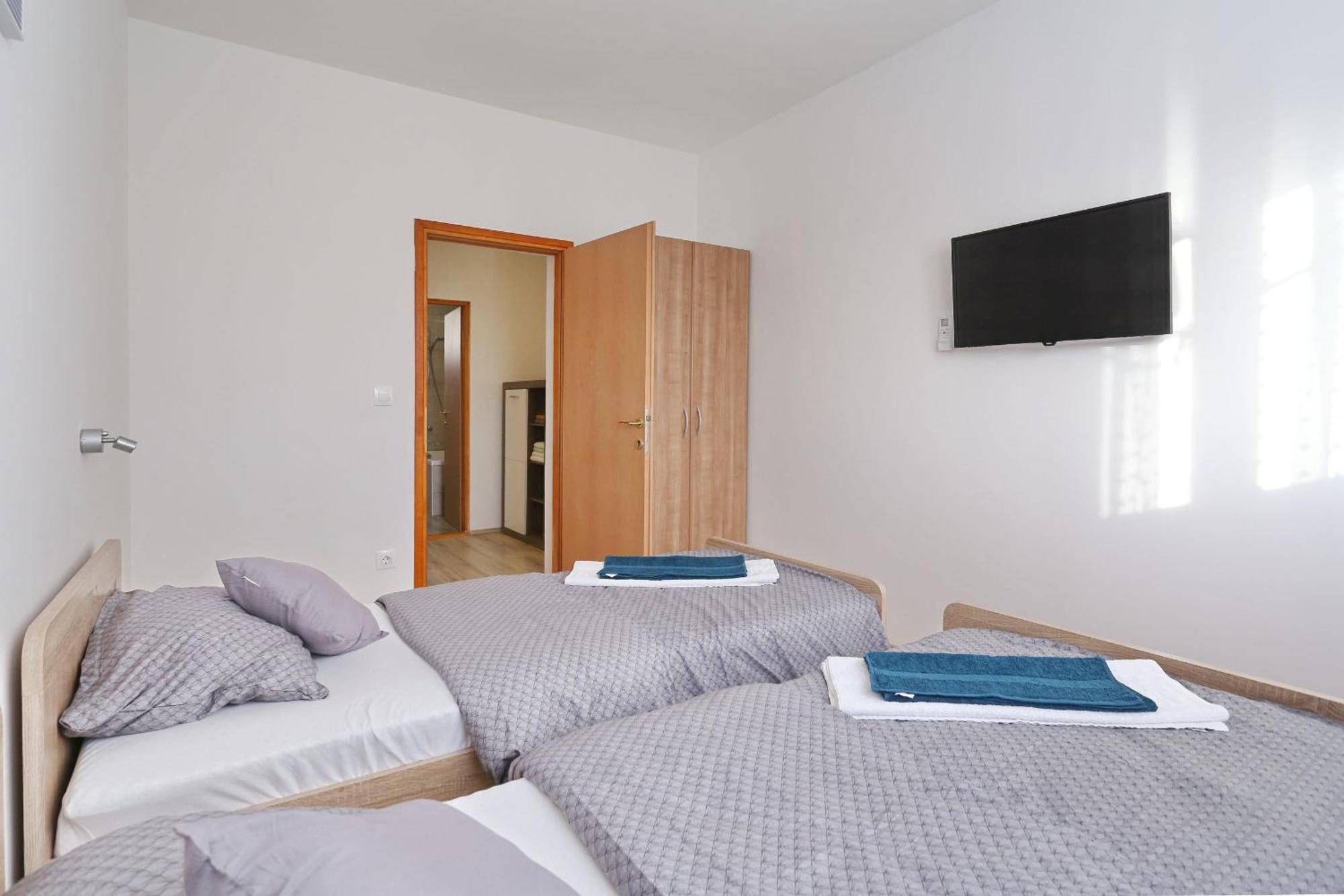 Holidayhouse Alirio With Heated Pool. Vrsi Exterior photo