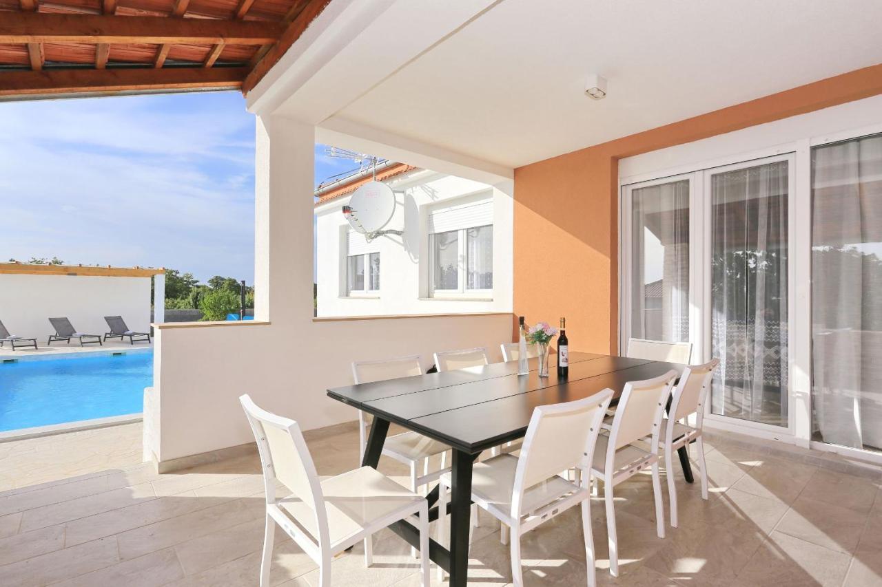 Holidayhouse Alirio With Heated Pool. Vrsi Exterior photo