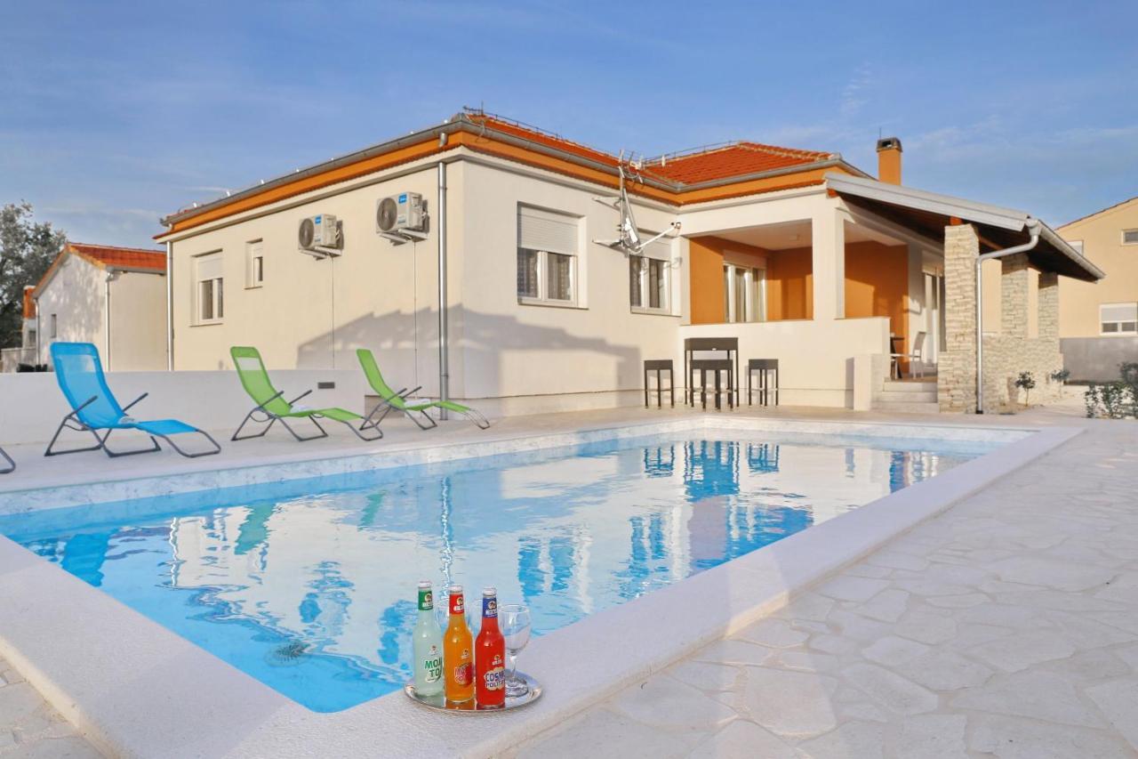 Holidayhouse Alirio With Heated Pool. Vrsi Exterior photo