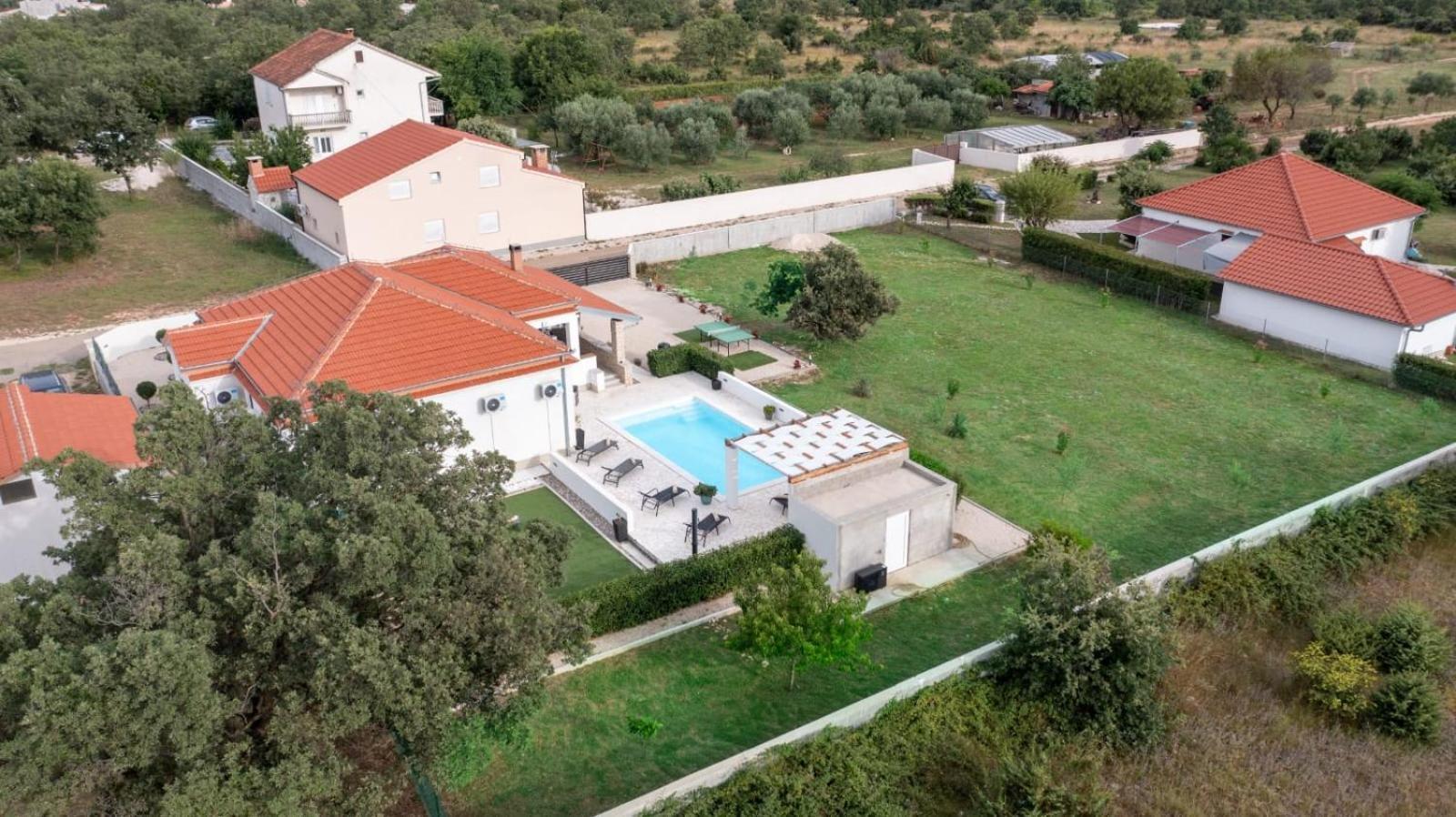 Holidayhouse Alirio With Heated Pool. Vrsi Exterior photo