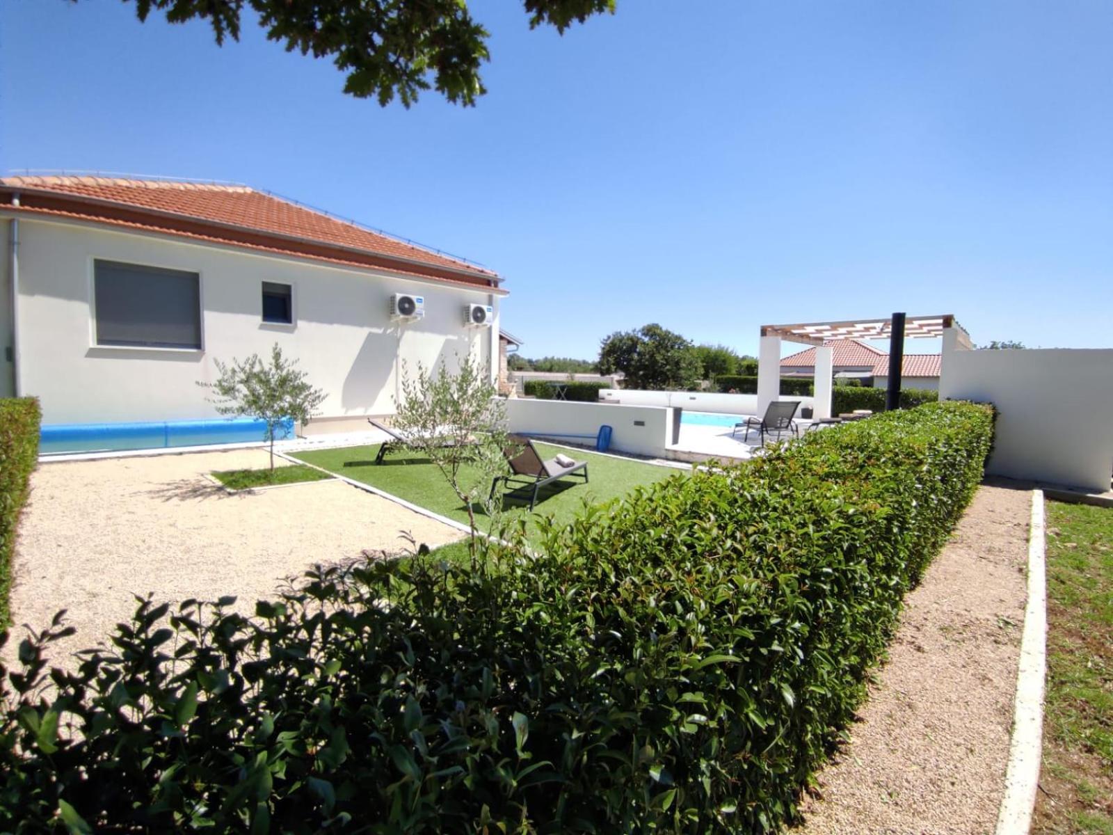 Holidayhouse Alirio With Heated Pool. Vrsi Exterior photo